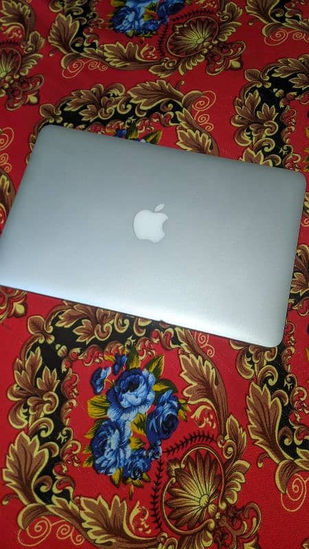 MacBook Air (13-inch, Mid 2012) 0