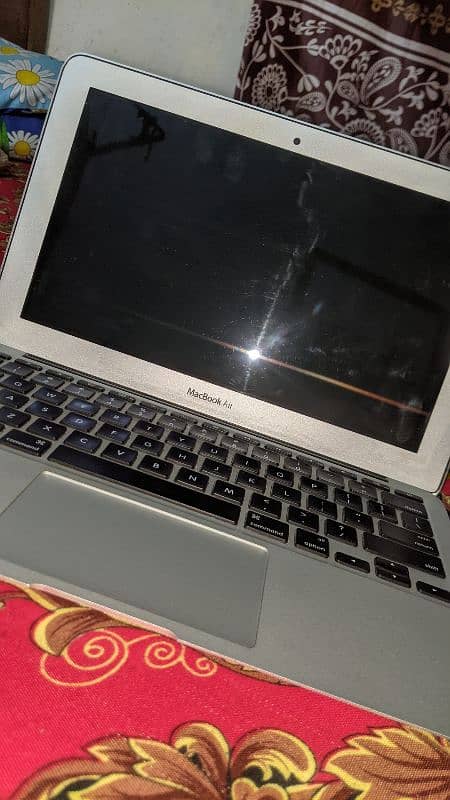 MacBook Air (13-inch, Mid 2012) 2