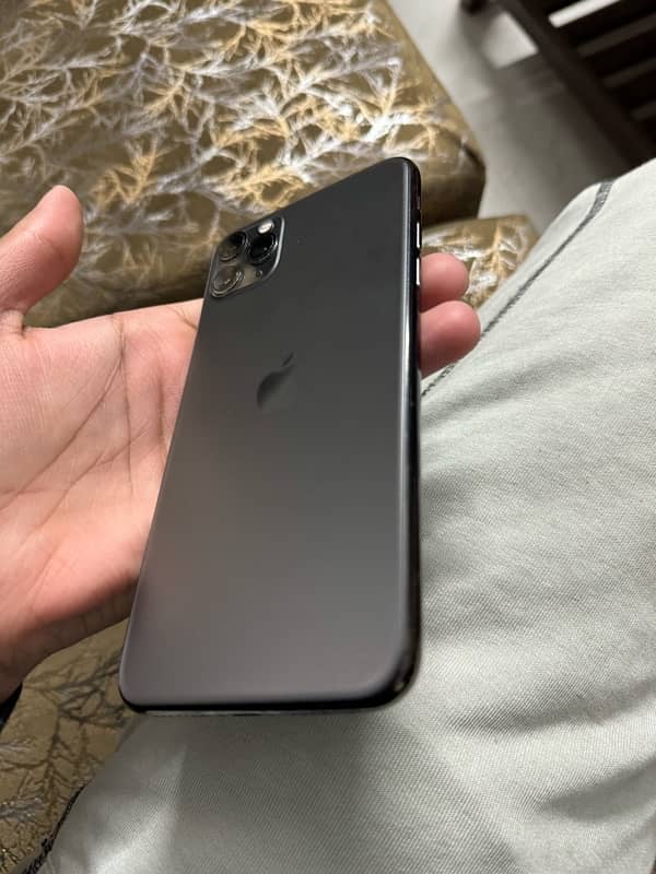 iphone 11 pro max 256 gb PTA approved 4