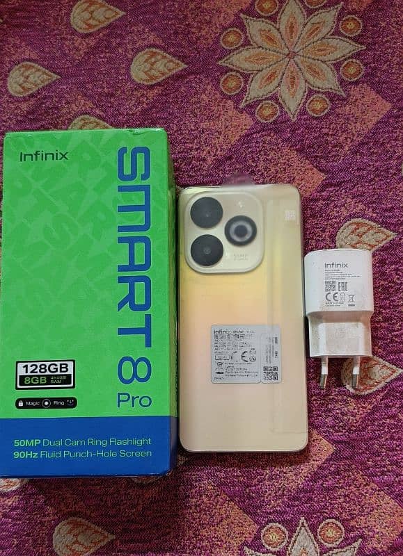 Infinix smart 8 pro. 8/128 0