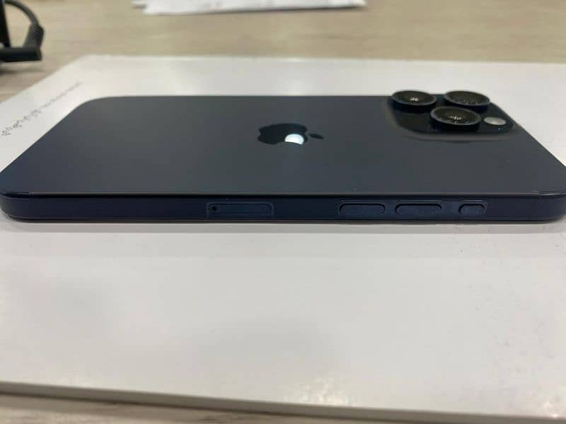 Iphone 15 Pro Max 256 GB (With Box) 2