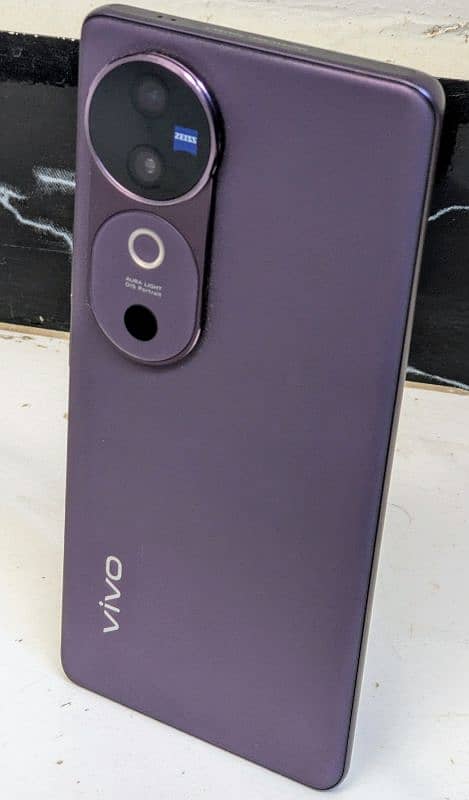 Vivo v40 pro new purple 3