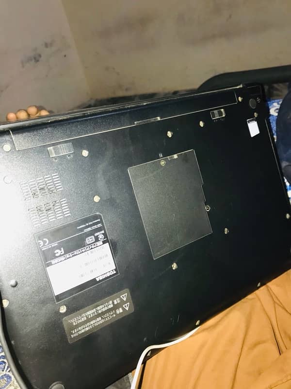 TOSHIBA LAPTOP FOR SALE 1