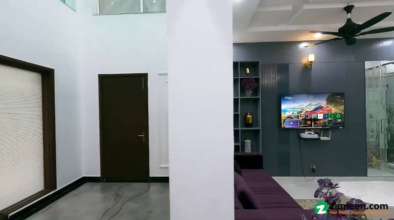 2.5 kanal house for sale in Valencia Town Lahore 4