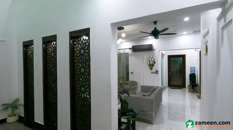 2.5 kanal house for sale in Valencia Town Lahore 7