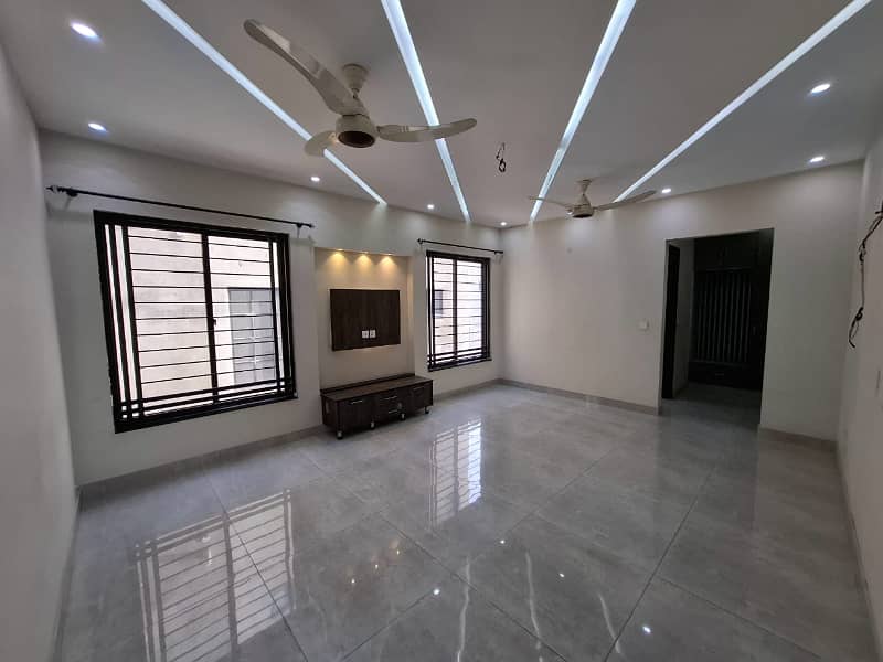 1 Kanal Brand New Upper Portion Available For Rent In Lake City Sector M-3 8