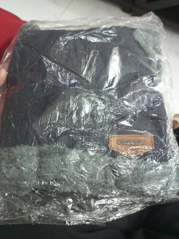 Brand New Neck Pice and Cap wool 0