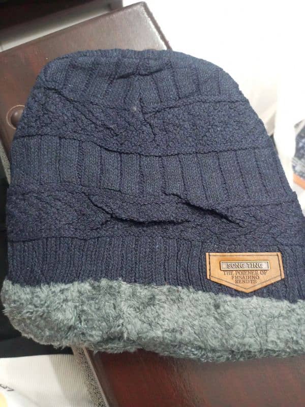 Brand New Neck Pice and Cap wool 1