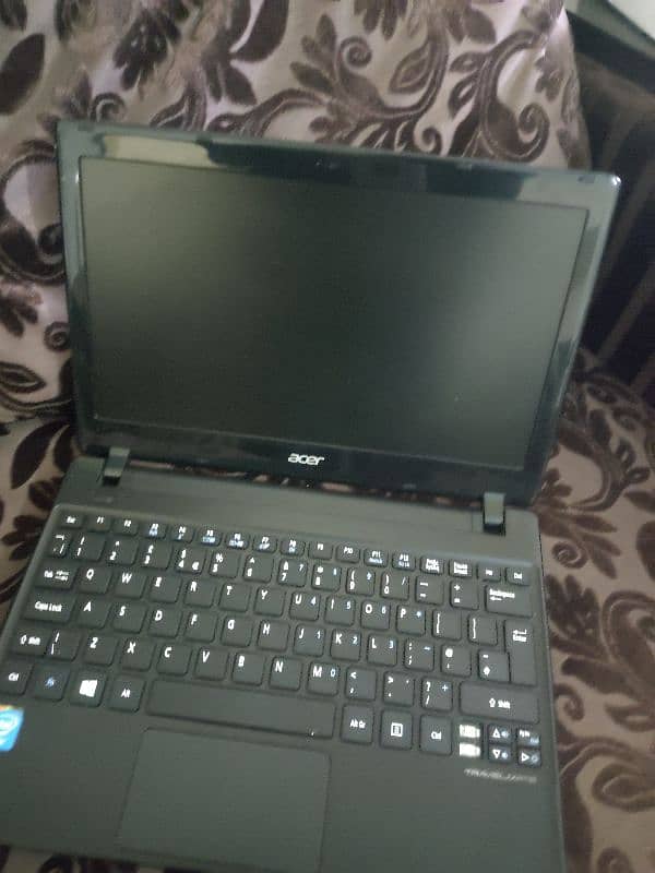 Lenovo Acer mate travel 2