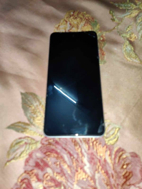 Tecno spark 20c 6/128 Gb 6