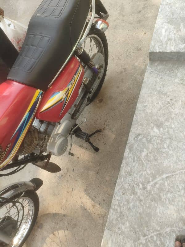 Honda 125 19 modal arjent sall 4