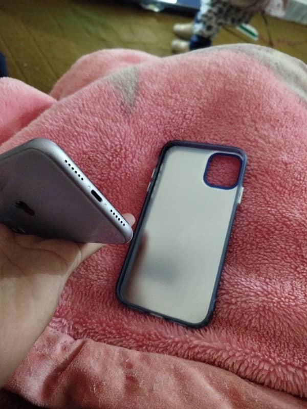 iphone 11 64 gb water prove 4