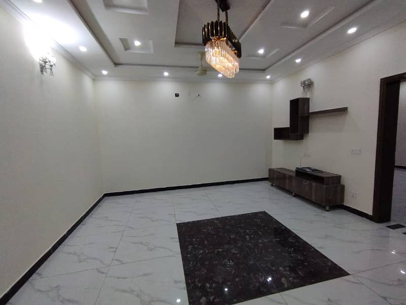 10 marla upar portion available for rent 0