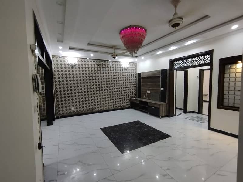 10 marla upar portion available for rent 3