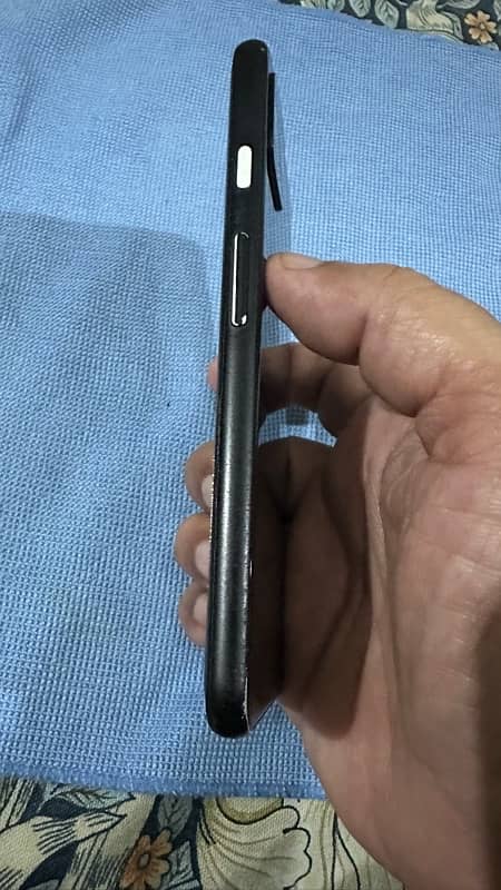 GOOGLE PIXEL 4 6gb 64gb single sim black speaker minor noisy. 2