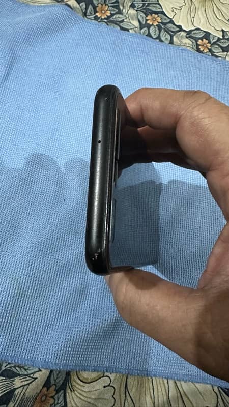 GOOGLE PIXEL 4 6gb 64gb single sim black speaker minor noisy. 4