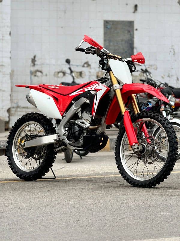 HONDA CRF 250cc 3