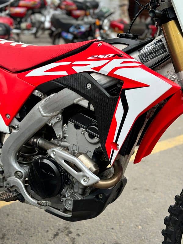 HONDA CRF 250cc 5