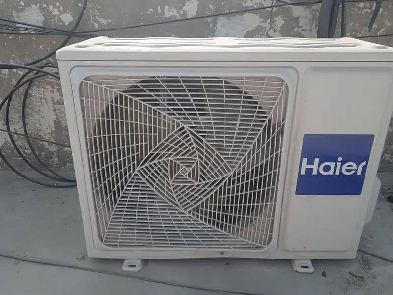 Haier 1 ton Inverter AC heat and Cool fully functional 3