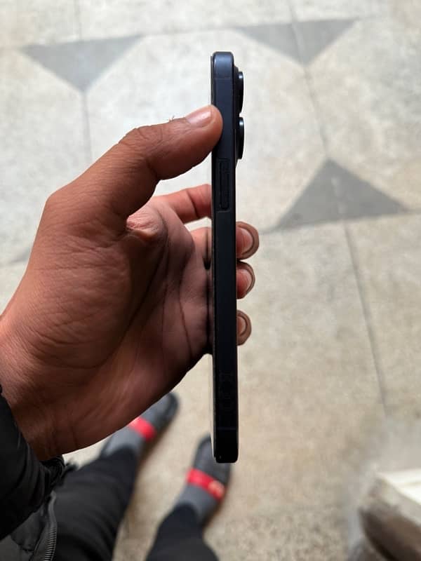 iPhone 15 Pro Max NON PTA 256 GB 4