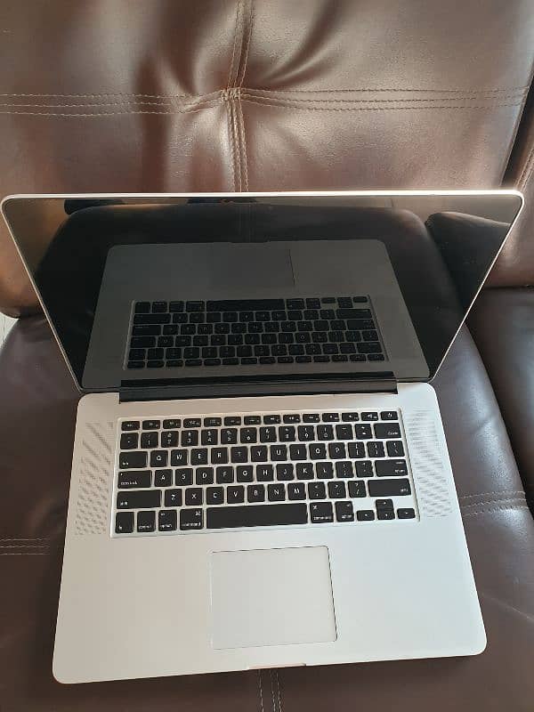 Macbook pro Core i7 16GB RAM 256GB SSD 15.6" screen 2k New condition 2