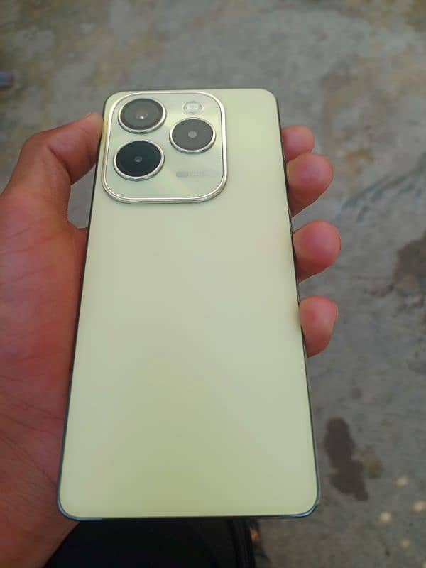 INFINIX HOT 40 8+8 256 GB PTA APPROVED 2MONTHS,USED 4