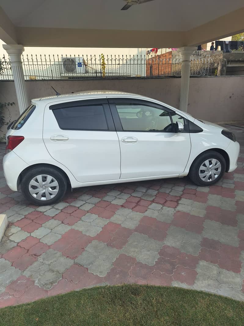 Toyota Vitz 2015 8