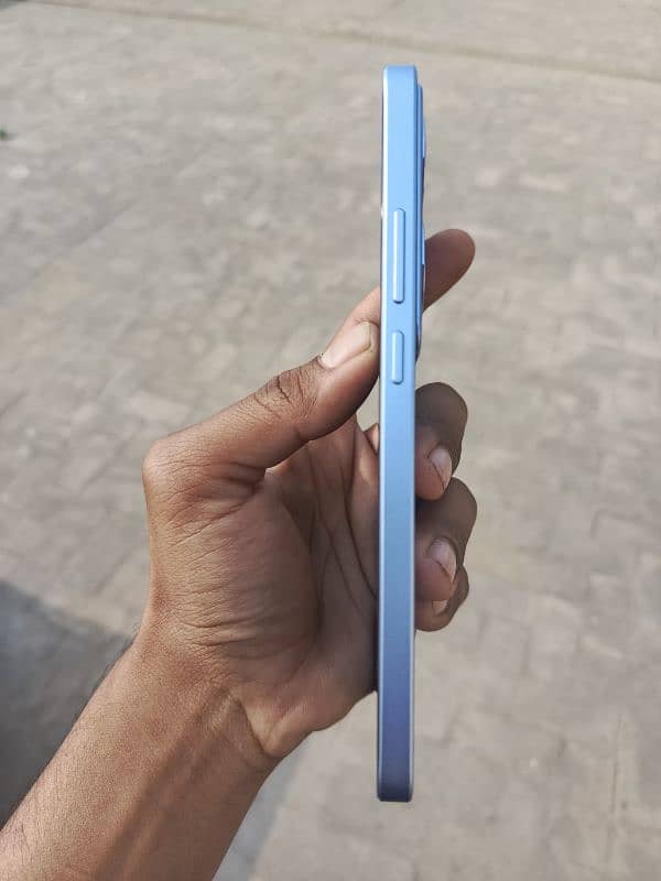 Oppo Reno 11F 5G  8+8 , 256GB Ocean Blue 7