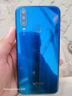 Vivo y15 4 ram  64 memory only mobil . panal change. all ok. . .