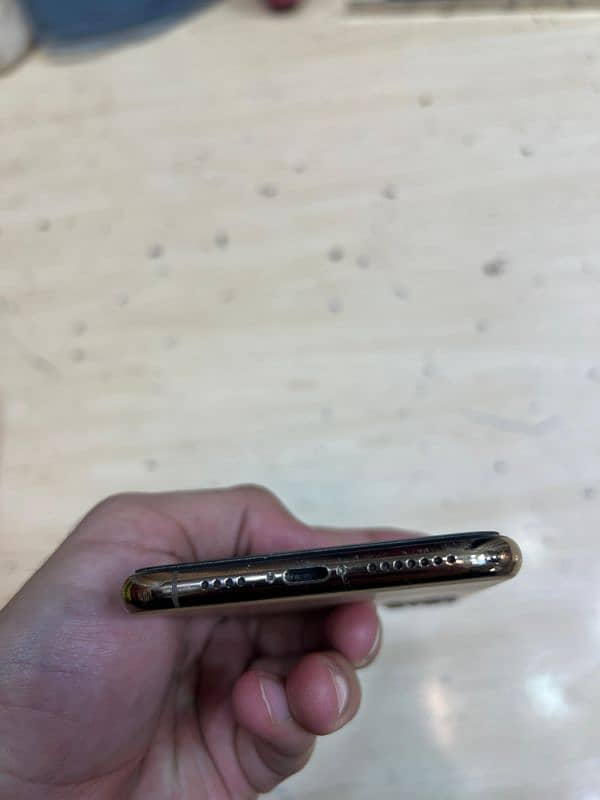 iphone11 pro max lifetime sim working (whatsapp:03178552388) 1