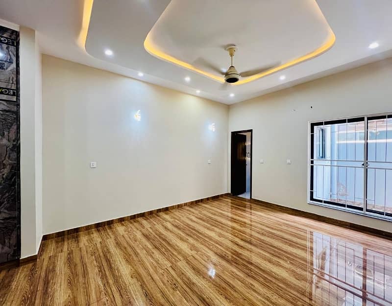 10 MARLA GOOD CONDITION UPPER PORTION AVAILABLE FOR RENT IN CANAL GARDEN NEAR TOWN LAHORE 3