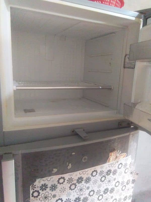 Dawlance fridge in medium size 1