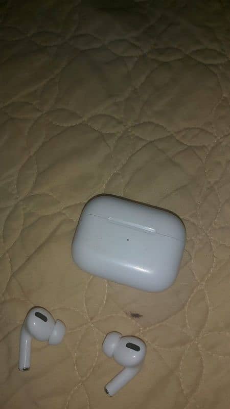 Airpods Pro 1st Gen (Original) 2