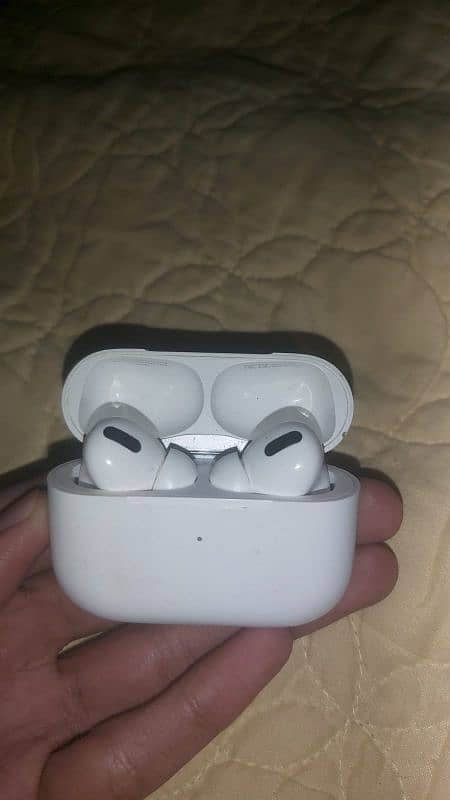 Airpods Pro 1st Gen (Original) 3