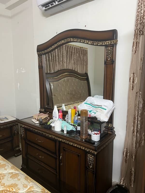 bedroom set with dressing table and wardrobe 7