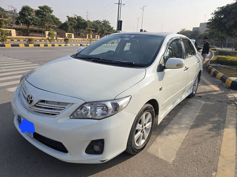 Toyota Corolla Altis 2013 1