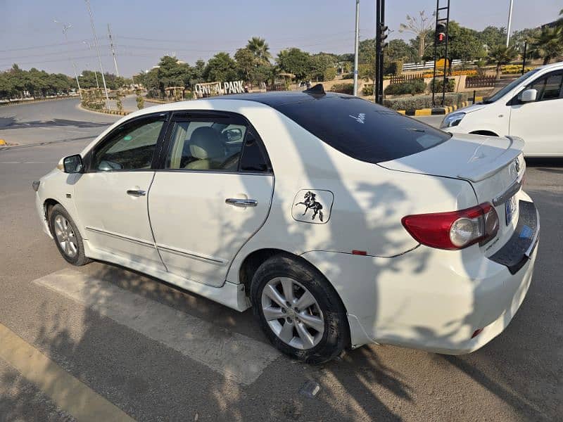 Toyota Corolla Altis 2013 3