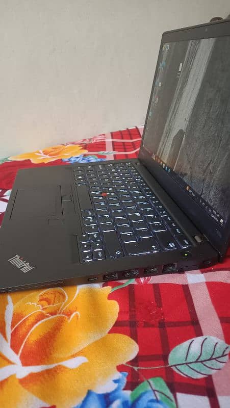 Lenovo Core i7 7th Gen Touch Screen 3