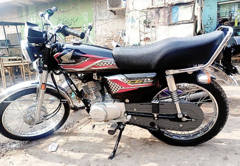 Honda 125 2024 4