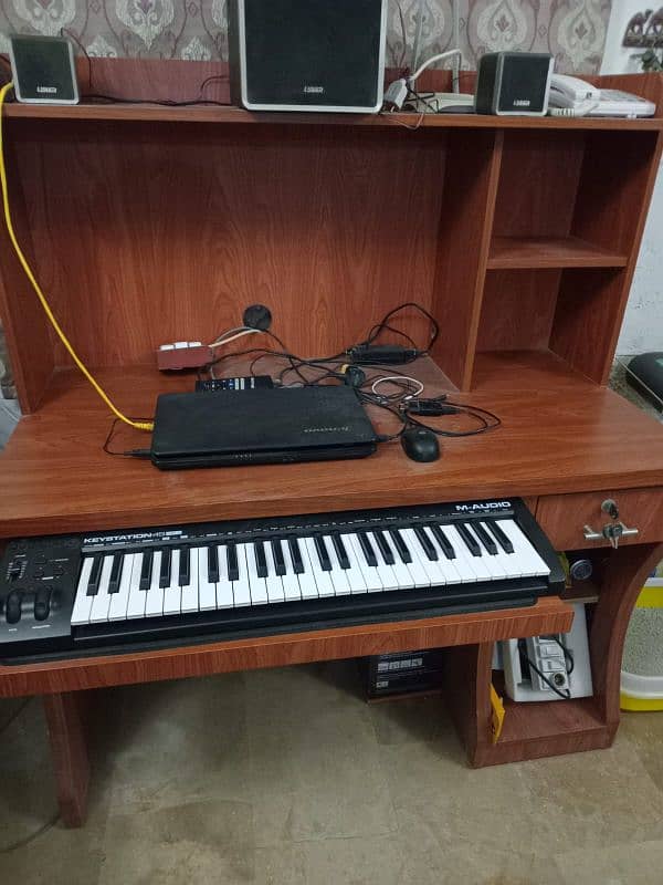 Wooden computer table for sale 4