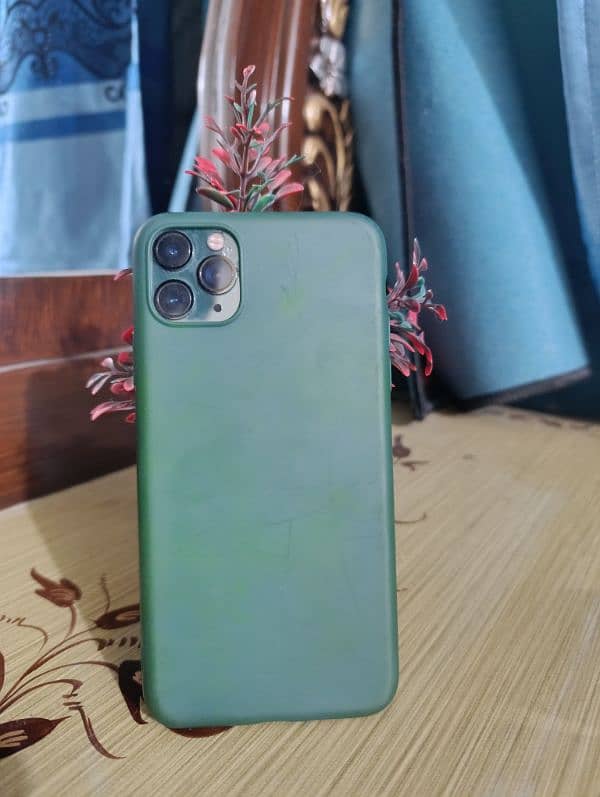 IPhone 11 pro max non pta jv everything is good back little break 0