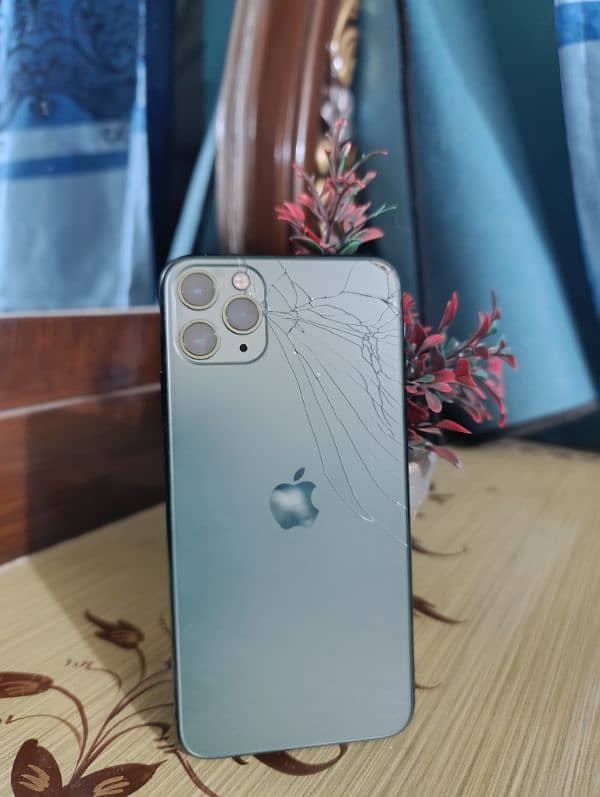 IPhone 11 pro max non pta jv everything is good back little break 6