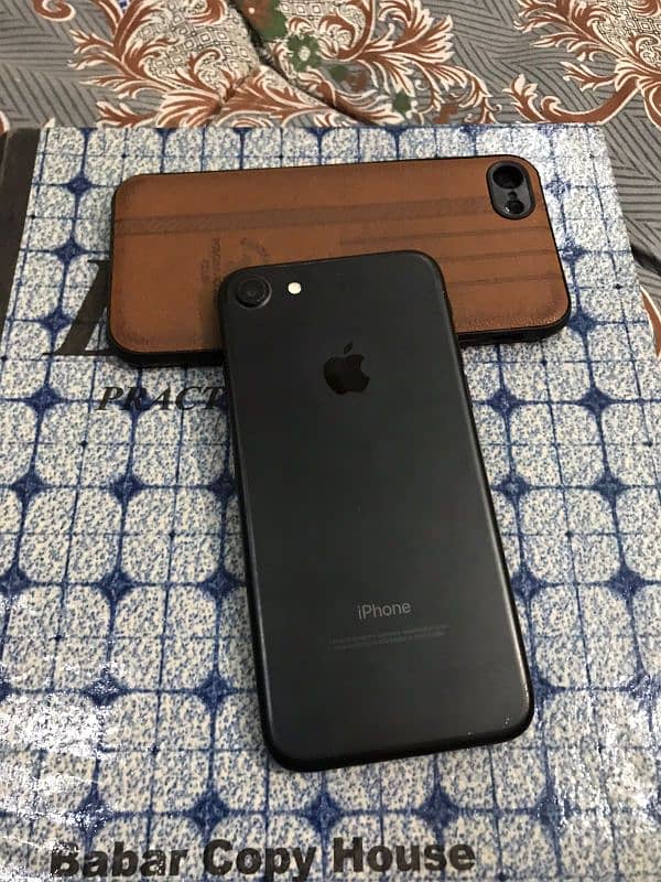 iphone 7 non PTA in Good condition 1