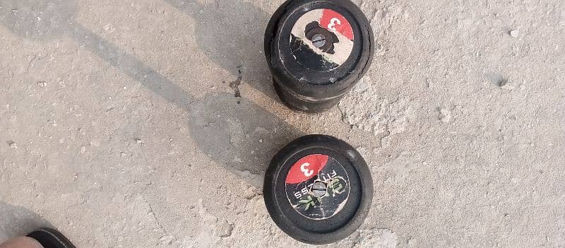 2 dumbbells for sale 1