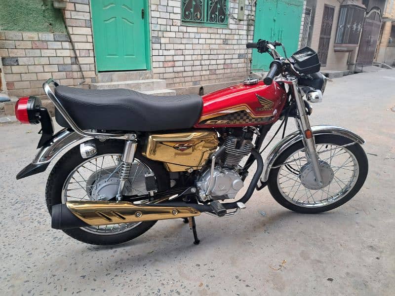 Honda 125 special Gold edition 2024 1