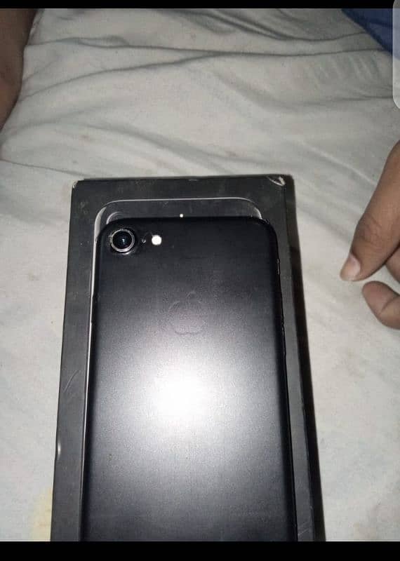 iPhone 7 128GB with box pta approved 5