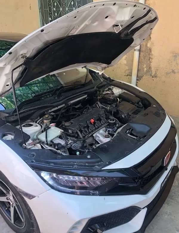 Honda Civic Oriel 2018 9