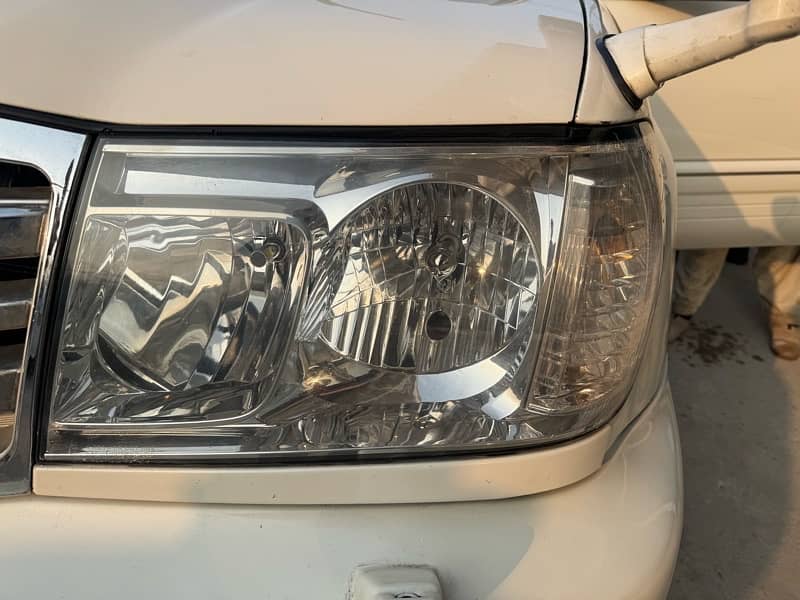 Land cruiser 100 series Head Light 1