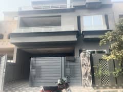 10 Marla Brand New Beautiful House Available For Sale