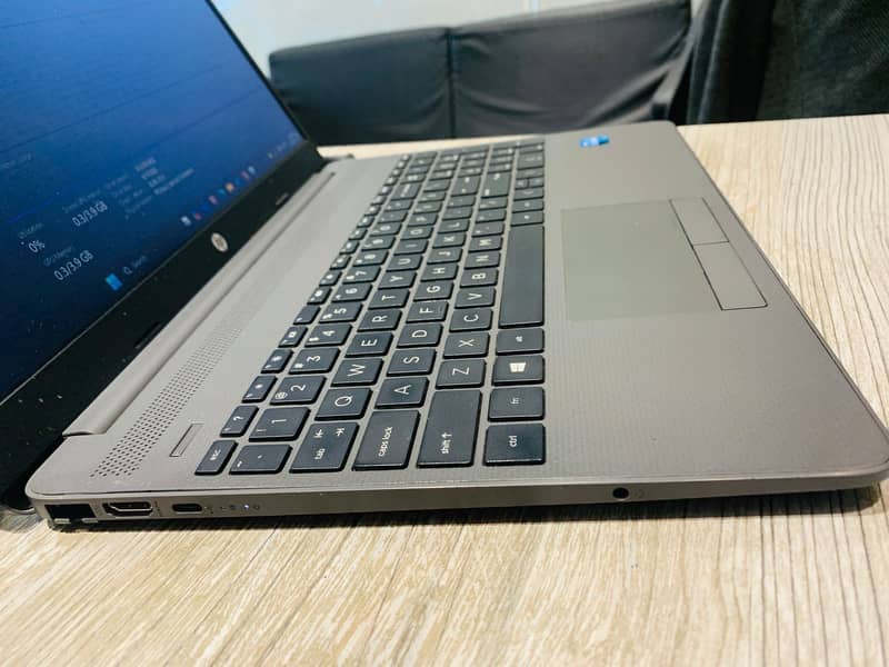 HP 250 G8 NoteBook i3-11 Gen 6